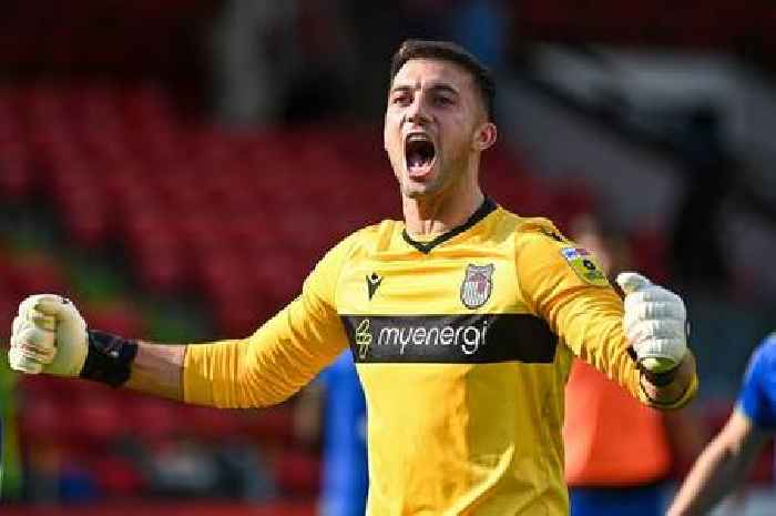 Premier League goalkeeper tipped to be Grimsby Town's Max Crocombe replacement