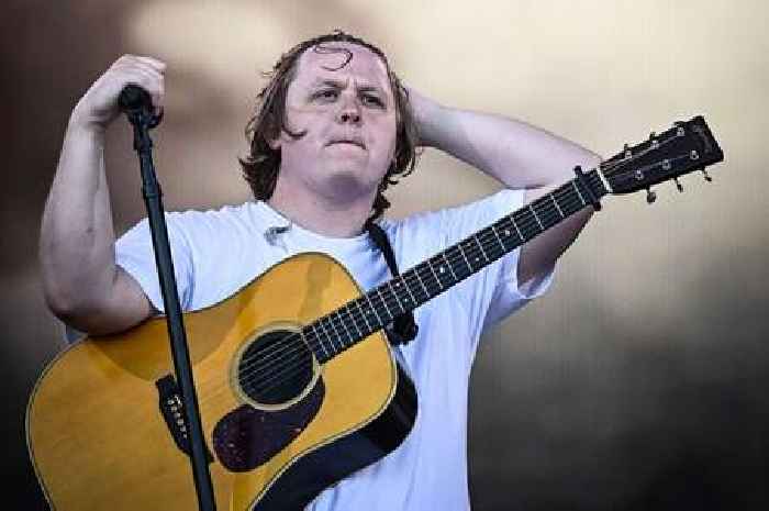 How does Tourette's affect the brain as Lewis Capaldi to take break from touring