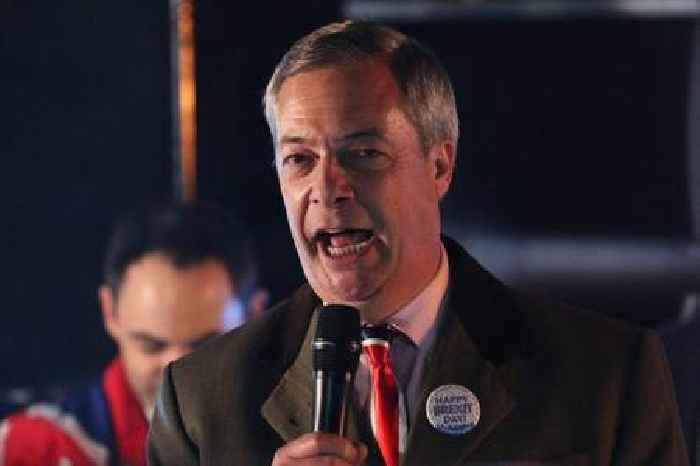 FCA urges banks to improve treatment of politicians after Farage debanking row