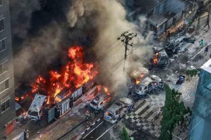 News24 | Bangladesh protesters set state TV HQ on fire, internet cut