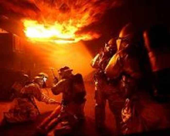 Southern Italy wildfire kills two firefighters