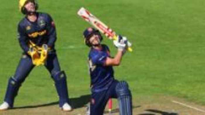 Benkenstein signs new three-year Essex deal