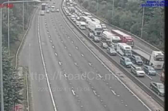 Nottinghamshire M1 live updates as crash closes three lanes between junctions 27 and 28