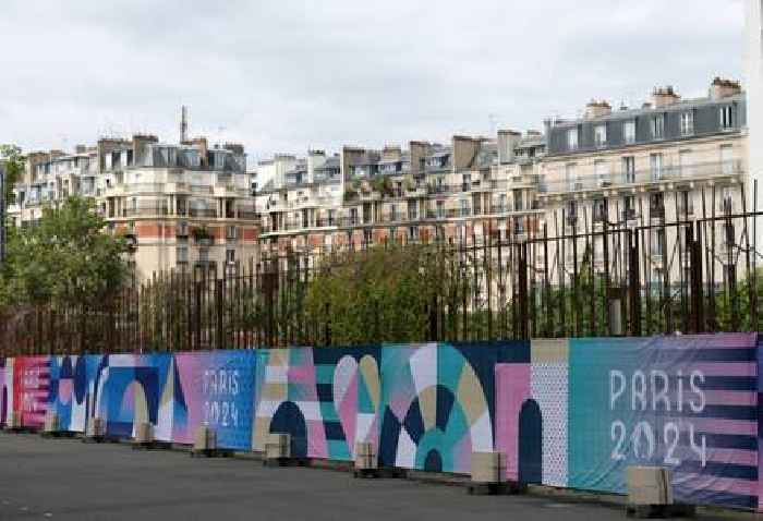 Explainer: Why has an iron curtain been erected in central Paris?