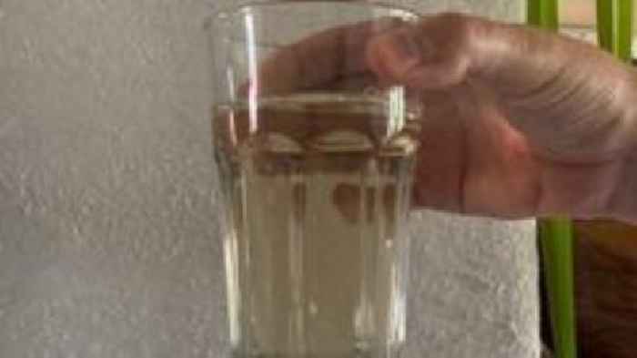 Discoloured water remains after mains pipe burst
