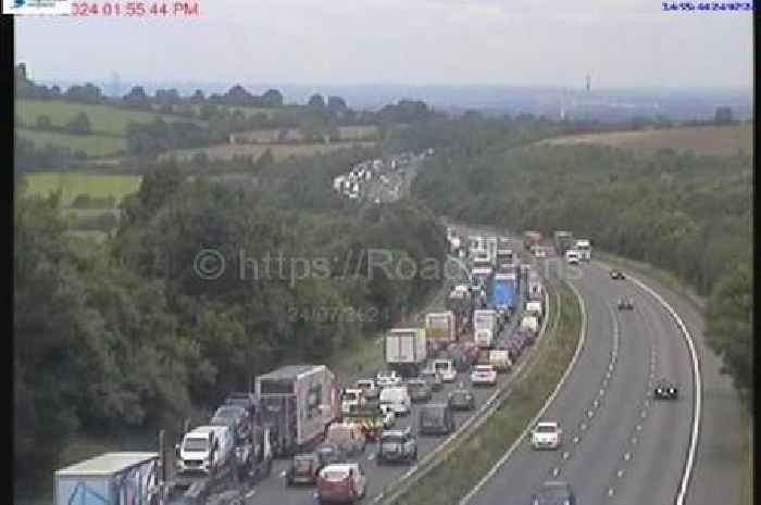 Live M1 updates as traffic held and long queues in Leicestershire after crash