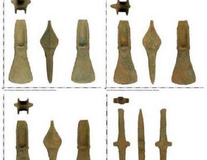 Metal detectorist makes two identical Bronze Age finds - almost exactly 20 years apart