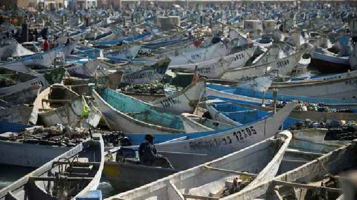 15 dead after boat capsizes near Mauritania