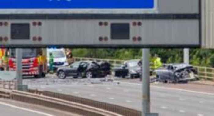 Three critical after M8 crash with unmarked police car
