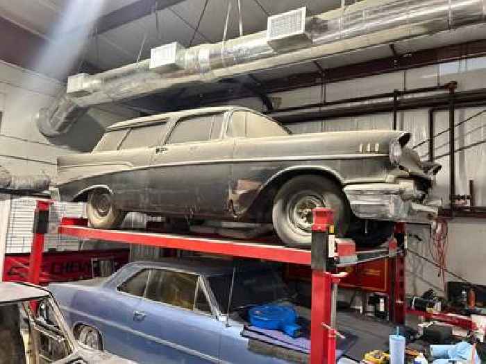 1957 Chevrolet Nomad Neglected for Decades Comes With Barn Dust and Rust Holes