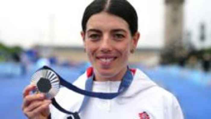 Henderson wins time trial silver but Tarling hopes are punctured