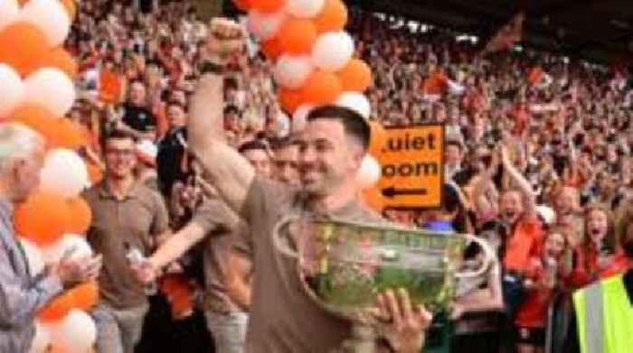 Huge homecoming for Armagh's GAA heroes