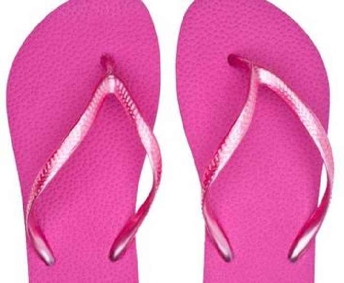 UK drivers risk £5,000 fines for wearing flip flops