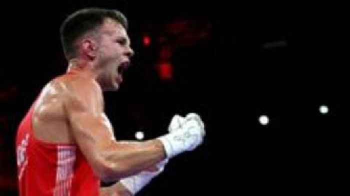 Richardson keeps GB hopes alive in Olympic boxing