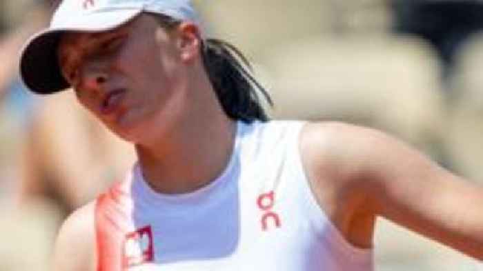 Swiatek's 25-match winning streak on Paris clay ends