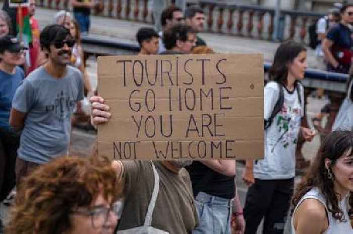 Travel chaos for Brits flying to Spain as date for new anti-tourism protest set