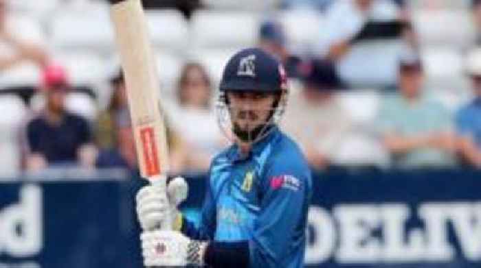 Barnard hits 152 as Bears beat Glos in One-Day Cup