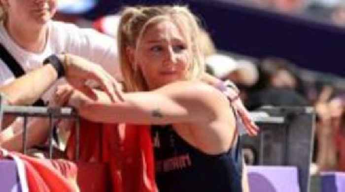 Britain's Caudery out in pole vault qualification