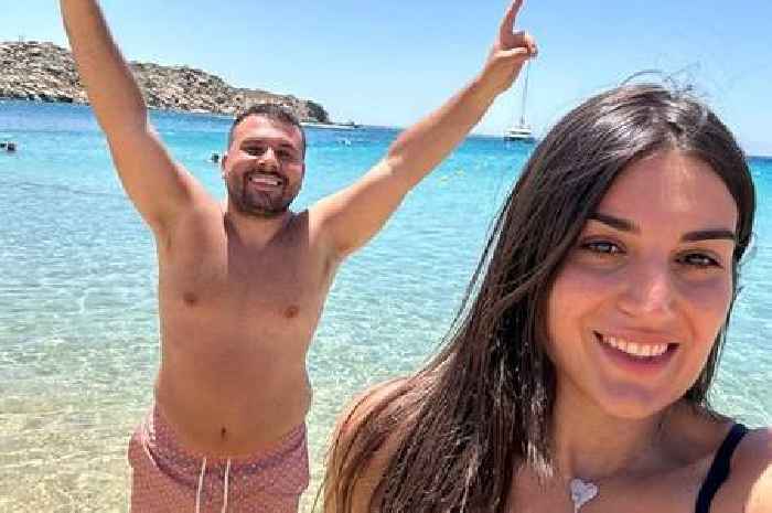 Couple fume 'something must be wrong' as they're handed bill at Ibiza beach club