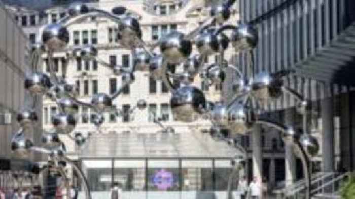 Liverpool Street station gets polka dot sculpture