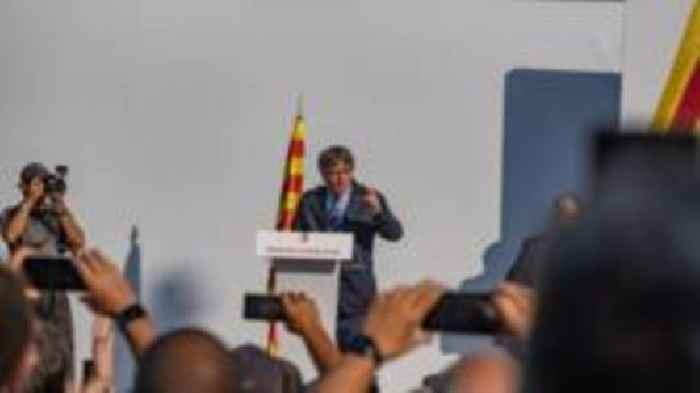 Ex-Catalan leader ‘eludes police manhunt and flees Spain’