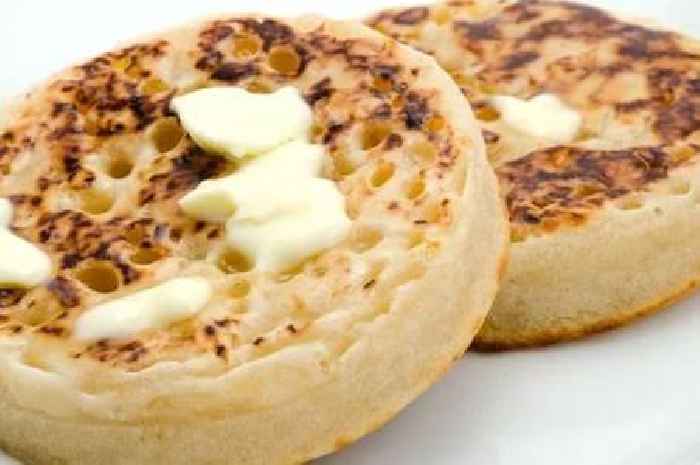 Martin Lewis' MSE warns 'all' UK households who eat crumpets