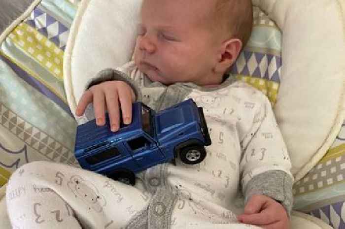 Mum delivers baby on her own in the back of moving Land Rover