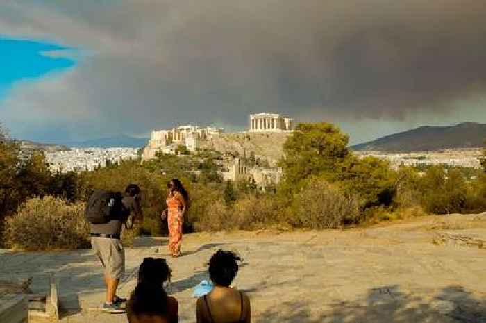 Travel warning for UK holiday makers heading to Greece as wildfires ravage Athens