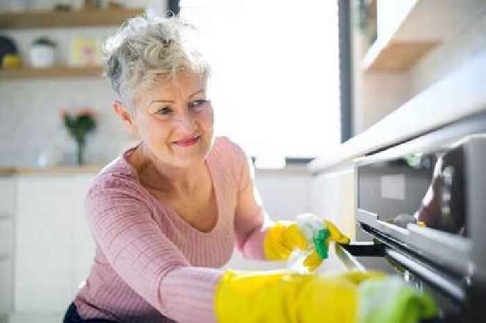 Cleaning expert shares 'all-natural' solution to easily clean oven and remove stubborn stains