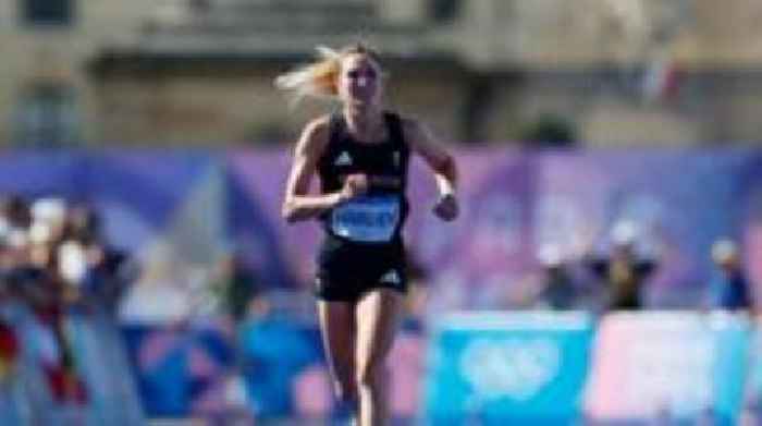 Team GB runner finished marathon despite breaking leg