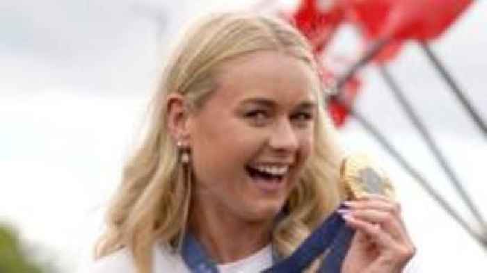 Hero's homecoming for Olympian Hannah Scott