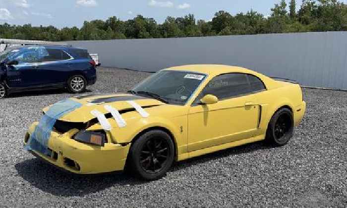 Man Finds a Mustang Terminator Cobra in an Auction Yard, Only Duct Tape Keeps It Together