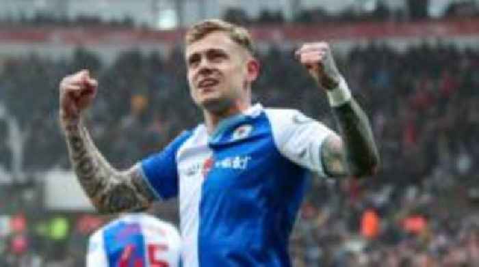 Ipswich agree fee for Blackburn striker Szmodics