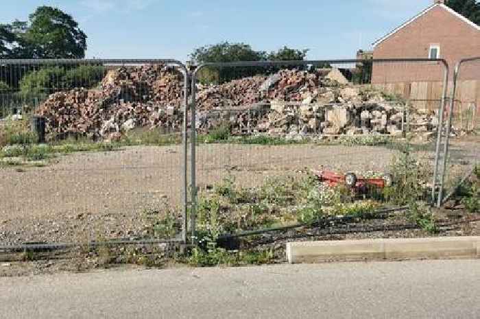 Anger and concern over 'incomplete' housing estate