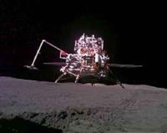 Autonomous mini robot captures historic photo on Lunar Far Side