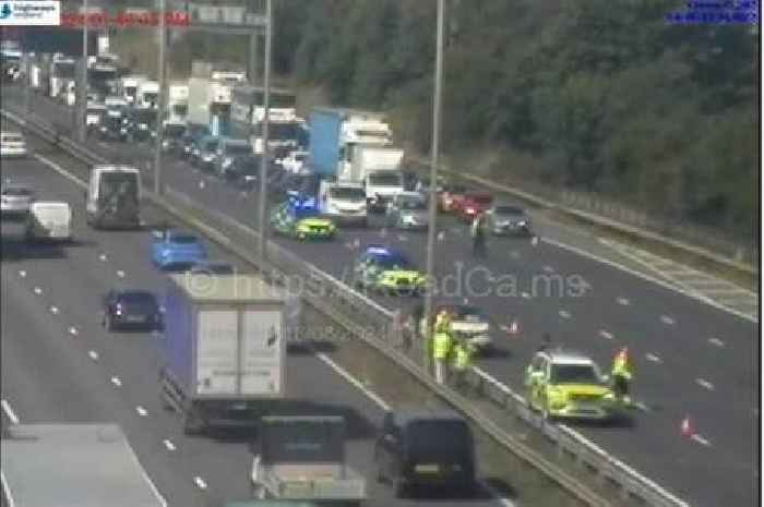 Live Leicestershire M1 updates as crash leads to lane closure