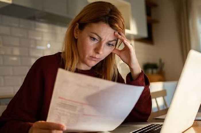 Thousands of people on legacy benefits face new Universal Credit deadline