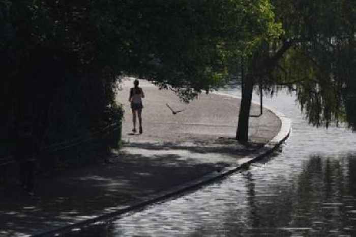 UK faces 'glorious' nine-day heatwave to end summer with 30C temperatures