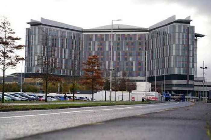 Issue with taps at Glasgow super hospital not addressed for three years, inquiry told