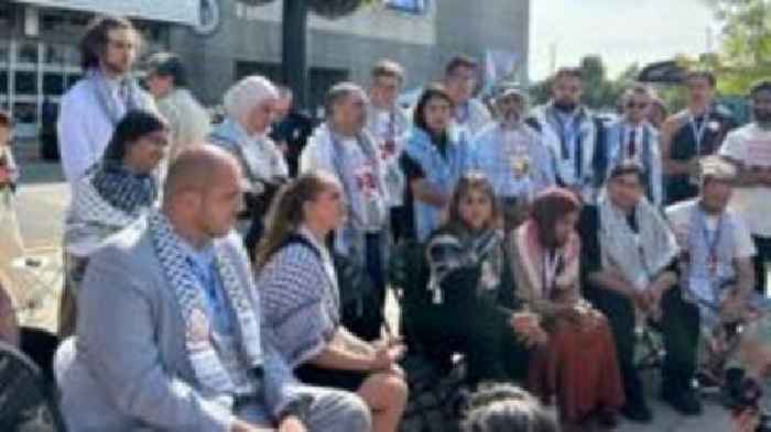Democrats reject Gaza protesters demand to give speaking slot to Palestinian