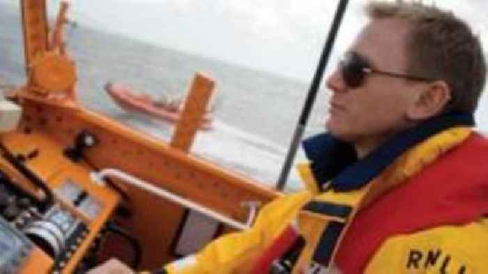 Daniel Craig donates James Bond motorbikes to RNLI