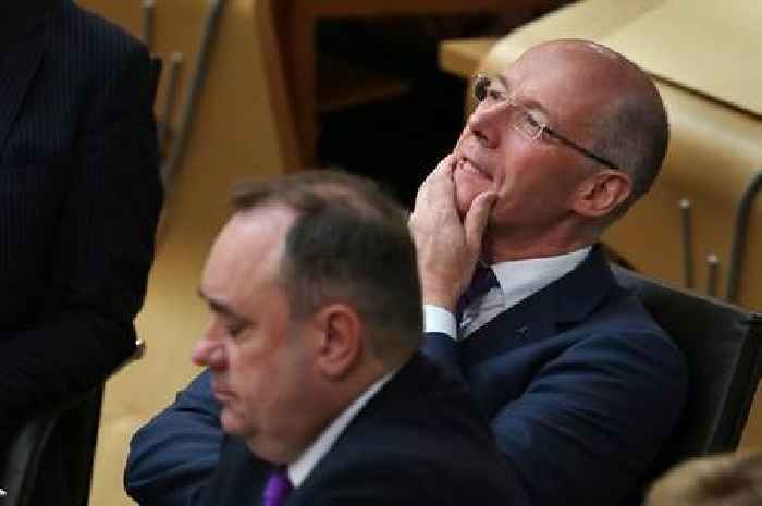 Alex Salmond derides 'brain dead' SNP leadership and dismisses 'f*d' Angus Robertson