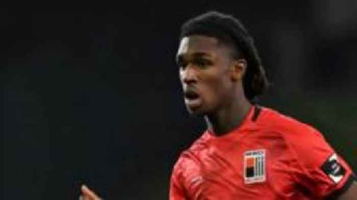 Watford sign midfielder Dwomoh from Belgian side Royal Antwerp