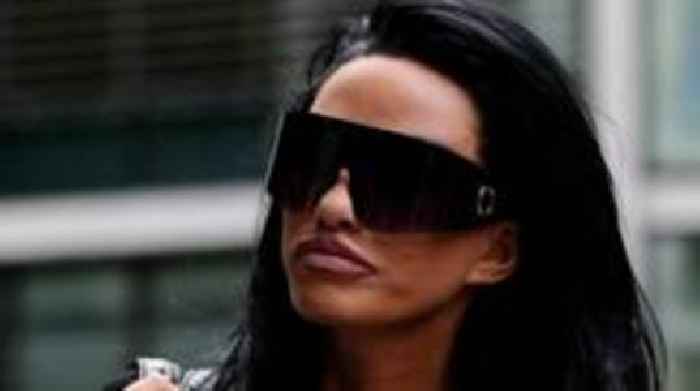 Katie Price at court for questions on bankruptcies