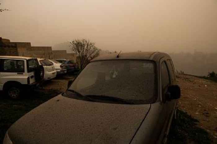 Brits heading to Spain warned of unusual 'mud rain' due to Saharan dust this weekend