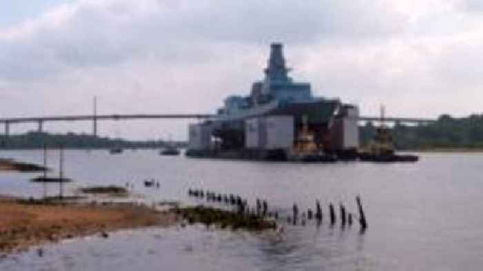 Watch: Royal Navy frigate floated under Erskine Bridge