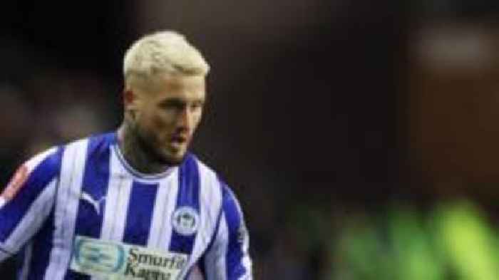 Barnsley sign forwards Humphrys and Keillor-Dunn
