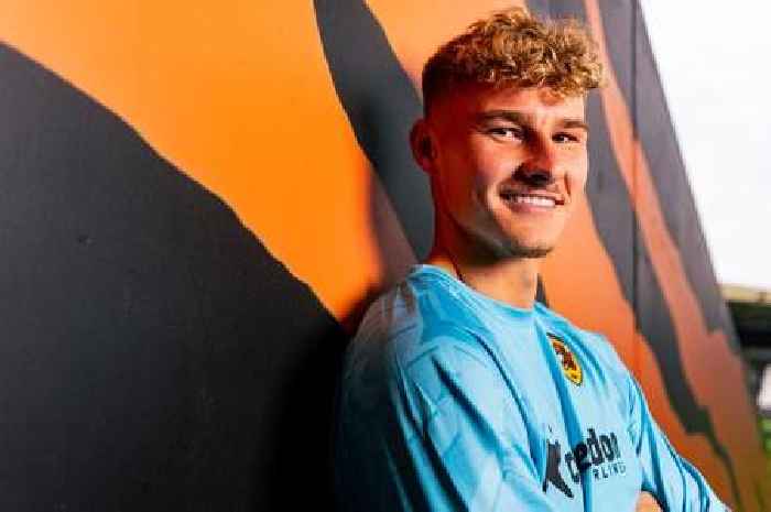 Hull City seal 12th summer transfer as Premier League goalkeeper checks in