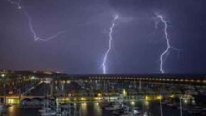 Thunderstorm warning extended for many in England