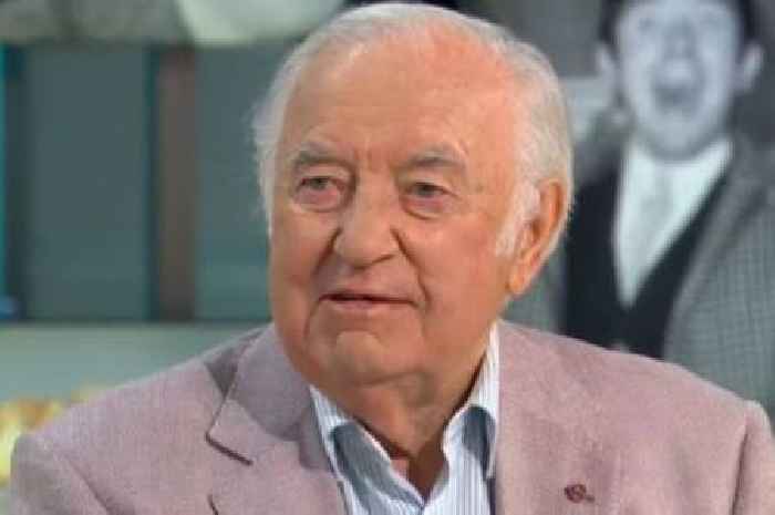 Jimmy Tarbuck says he will 'die with cancer' in fresh health update live on GMB